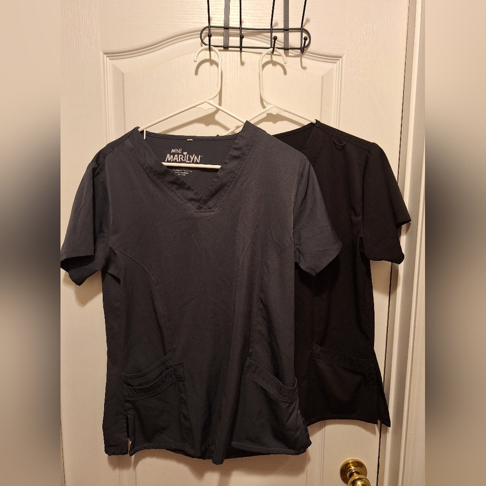 MINI MARILYN BY mediChic /set of 2  scrubs top / Large/  Gray and black /